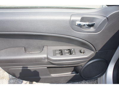 dodge caliber 2010 silver hatchback sxt gasoline 4 cylinders front wheel drive automatic 78853