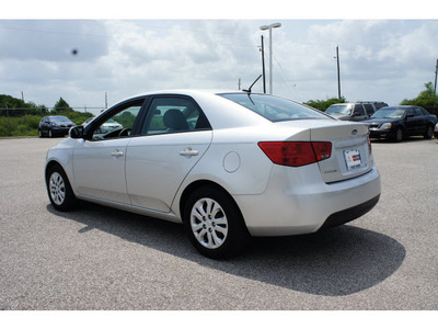 kia forte 2011 silver sedan ex gasoline 4 cylinders front wheel drive 6 speed automatic 77471