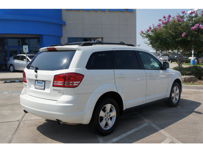 dodge journey 2009 white suv sxt gasoline 6 cylinders front wheel drive shiftable automatic 77566