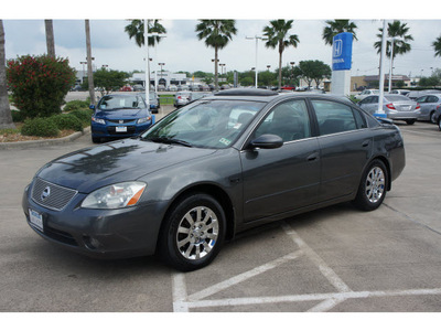 nissan altima 2004 gray sedan 2 5 gasoline 4 cylinders front wheel drive automatic 77566