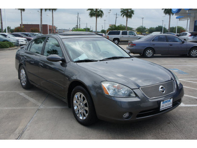 nissan altima 2004 gray sedan 2 5 gasoline 4 cylinders front wheel drive automatic 77566