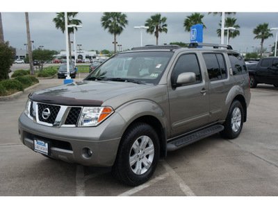 nissan pathfinder 2005 brown suv le gasoline 6 cylinders rear wheel drive automatic 77566