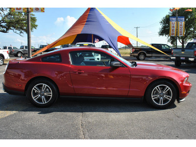 ford mustang 2011 red coupe v6 premium gasoline 6 cylinders rear wheel drive automatic 78216