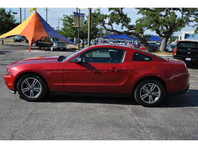 ford mustang 2011 red coupe v6 premium gasoline 6 cylinders rear wheel drive automatic 78216