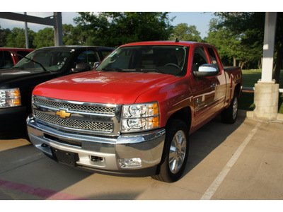 chevrolet silverado 1500 2012 victry red lt flex fuel 8 cylinders 4 wheel drive not specified 76051