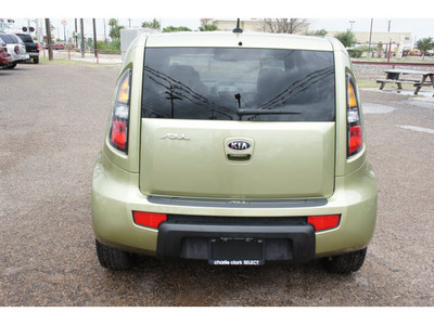 kia soul 2011 green hatchback soul! gasoline 4 cylinders front wheel drive automatic 78520