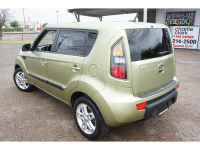 kia soul 2011 green hatchback soul! gasoline 4 cylinders front wheel drive automatic 78520