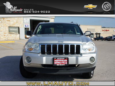 jeep grand cherokee 2005 silver suv limited gasoline 8 cylinders rear wheel drive automatic 78654