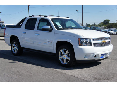 chevrolet avalanche 2012 white suv ls flex fuel 8 cylinders 2 wheel drive automatic 78216