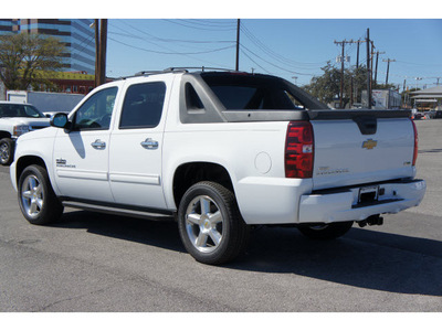 chevrolet avalanche 2012 white suv ls flex fuel 8 cylinders 2 wheel drive automatic 78216