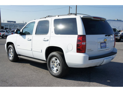 chevrolet tahoe 2011 white suv lt flex fuel 8 cylinders 2 wheel drive automatic 78216