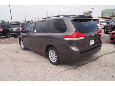 toyota sienna 2012 dk  gray van xle 8 passenger gasoline 6 cylinders front wheel drive automatic 77074