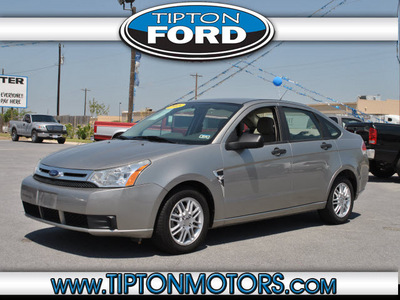 ford focus 2008 gray sedan se gasoline 4 cylinders front wheel drive automatic with overdrive 78523
