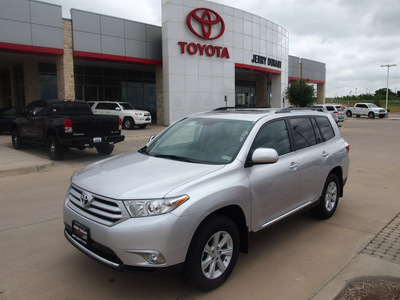 toyota highlander 2012 silver suv se gasoline 6 cylinders front wheel drive automatic 76049