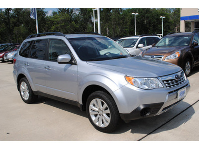 subaru forester 2012 silver wagon 2 5x premium gasoline 4 cylinders all whee drive automatic 77090