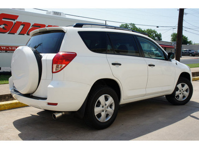 toyota rav4 2008 white suv gasoline 4 cylinders 2 wheel drive automatic 78757