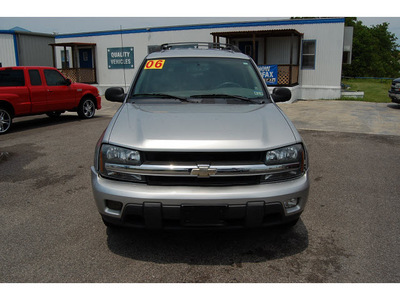chevrolet trailblazer ext 2006 silver suv ls gasoline 6 cylinders 4 wheel drive automatic with overdrive 77627