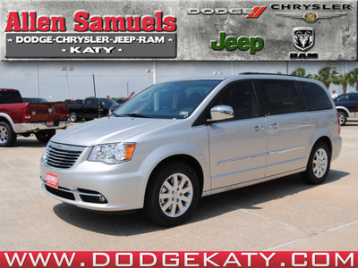 chrysler town and country 2012 silver van touring l flex fuel 6 cylinders front wheel drive autostick 77450