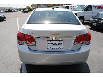 chevrolet cruze 2011 silver sedan gasoline 4 cylinders front wheel drive automatic with overdrive 77581