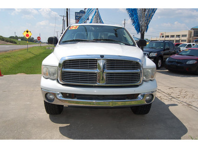 dodge ram pickup 1500 2004 white laramie gasoline 8 cylinders 4 wheel drive automatic with overdrive 77627