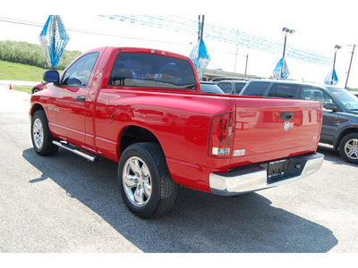 dodge ram pickup 1500 2005 red pickup truck slt gasoline 8 cylinders rear wheel drive automatic with overdrive 77627