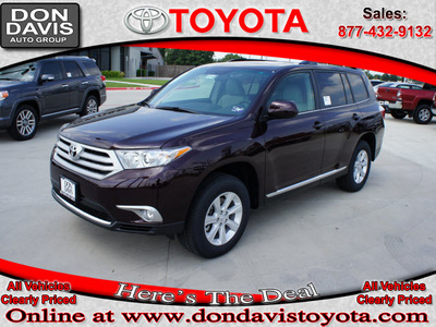 toyota highlander 2011 dk  red suv se gasoline 6 cylinders front wheel drive automatic 76011