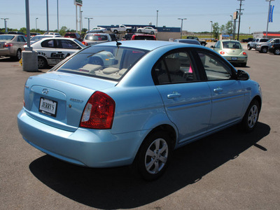 hyundai accent 2009 blue sedan gasoline 4 cylinders front wheel drive automatic with overdrive 76087
