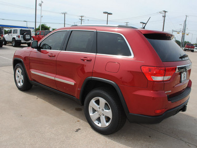 jeep grand cherokee 2011 red suv laredo gasoline 6 cylinders 2 wheel drive automatic 76011