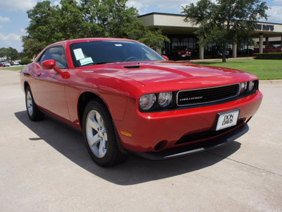 dodge challenger 2011 maroon coupe rallye flex fuel 6 cylinders rear wheel drive automatic 76011