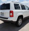 jeep patriot 2011 white suv gasoline 4 cylinders 2 wheel drive 5 speed manual 76011