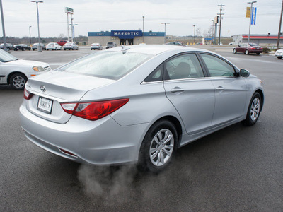 hyundai sonata 2011 silver sedan gasoline 4 cylinders front wheel drive automatic 76087