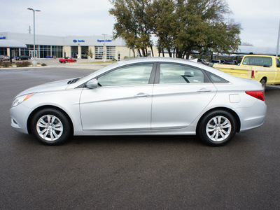 hyundai sonata 2011 silver sedan gasoline 4 cylinders front wheel drive automatic 76087