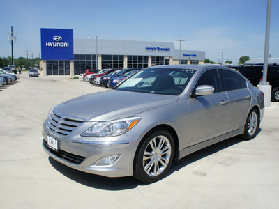 hyundai genesis 2012 gray metal sedan 3 8l v6 gasoline 6 cylinders rear wheel drive automatic 76087