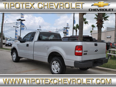 ford f 150 2007 silver pickup truck xl gasoline 6 cylinders rear wheel drive 5 speed manual 78521