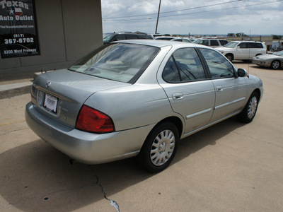 nissan sentra 2004 lt  gray sedan gasoline 4 cylinders front wheel drive automatic with overdrive 76108