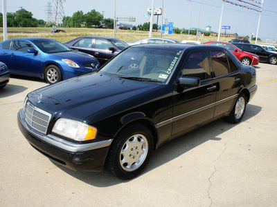 mercedes benz c class 1995 black sedan c220 gasoline 4 cylinders rear wheel drive automatic with overdrive 76108