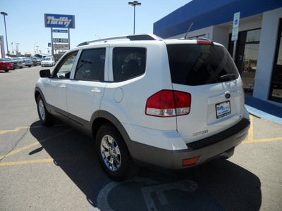 kia borrego 2009 white suv gasoline 6 cylinders 2 wheel drive automatic 79936