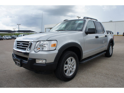 ford explorer sport trac 2010 silver suv xlt gasoline 6 cylinders 4 wheel drive automatic 76502