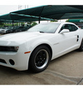 chevrolet camaro 2012 white coupe gasoline 6 cylinders rear wheel drive not specified 76051