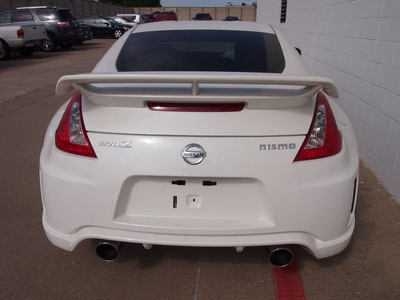 nissan 370z 2012 qab pearl white coupe nismo gasoline 6 cylinders rear wheel drive 6 speed manual 75150