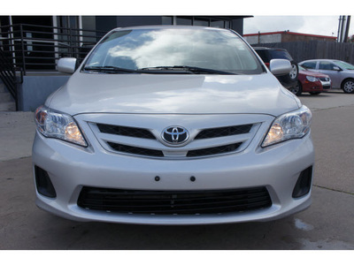 toyota corolla 2011 silver sedan le gasoline 4 cylinders front wheel drive automatic 77034
