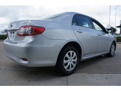 toyota corolla 2011 silver sedan le gasoline 4 cylinders front wheel drive automatic 77034