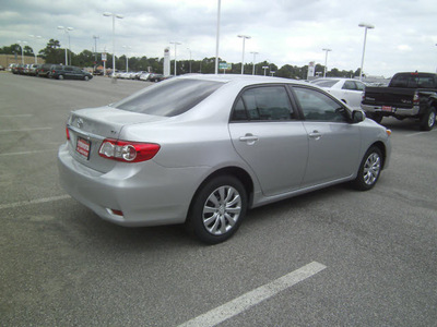 toyota corolla 2012 silver sedan le gasoline 4 cylinders front wheel drive automatic 75604
