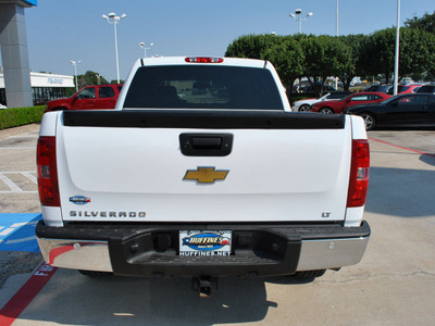 chevrolet silverado 1500 2009 white lt w z71 gasoline 8 cylinders 4 wheel drive automatic 75067