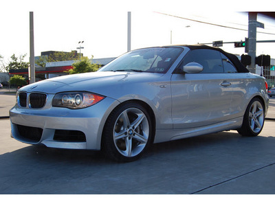 bmw 1 series 2009 gray 135i gasoline 6 cylinders rear wheel drive 6 speed manual 77002