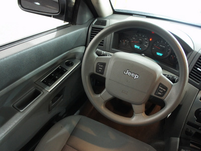 jeep grand cherokee 2006 black suv laredo gasoline 6 cylinders 4 wheel drive automatic 44060