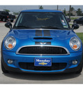 mini cooper 2009 blue hatchback s gasoline 4 cylinders front wheel drive automatic 77090