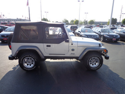 jeep wrangler 2004 silver suv x gasoline 6 cylinders 4 wheel drive automatic with overdrive 45342