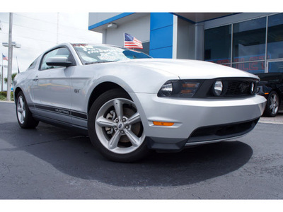 ford mustang 2010 gray coupe gt premium gasoline 8 cylinders rear wheel drive 5 speed manual 33177