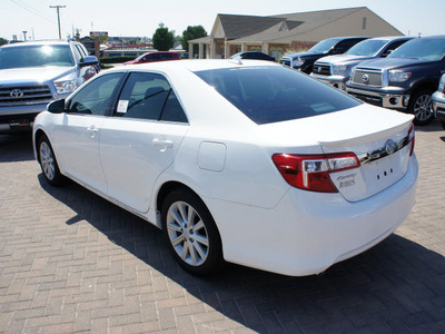 toyota camry 2012 white sedan xle v6 gasoline 6 cylinders front wheel drive 6 speed automatic 76087